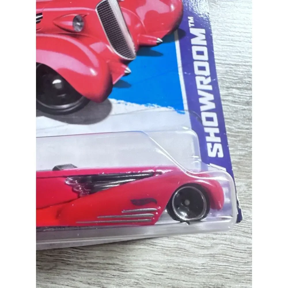 Hot Wheels HW Showroom Custom Cadillac Fleetwood 185/250 Red New H76
